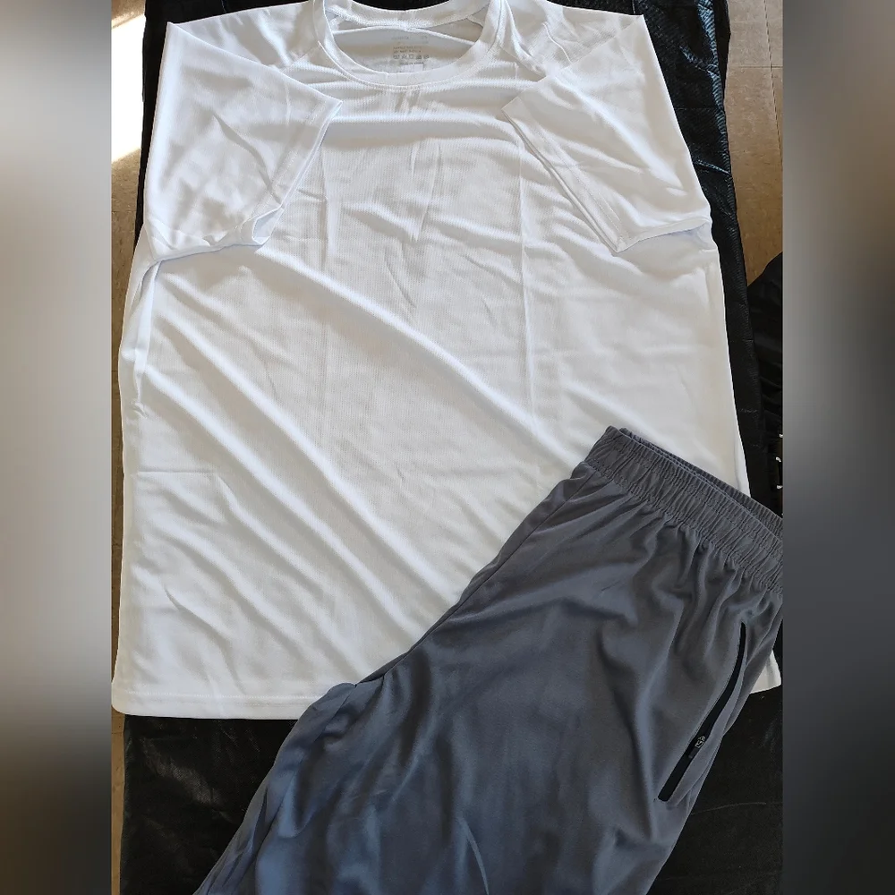 Men's Athletic White T-Shirt and Gray Shorts Set - Picture 3 of 3